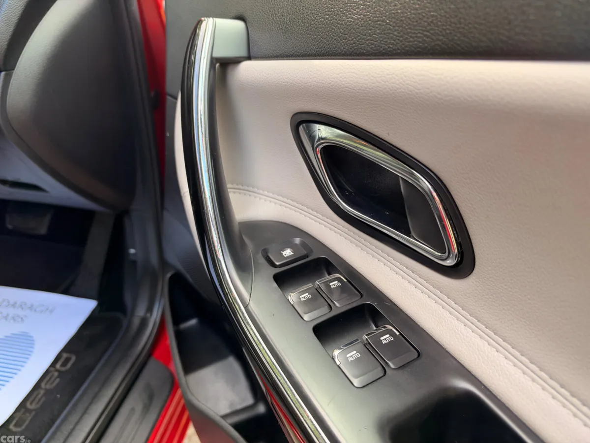 Kia Ceed Hatchback, Diesel, 2016, Red