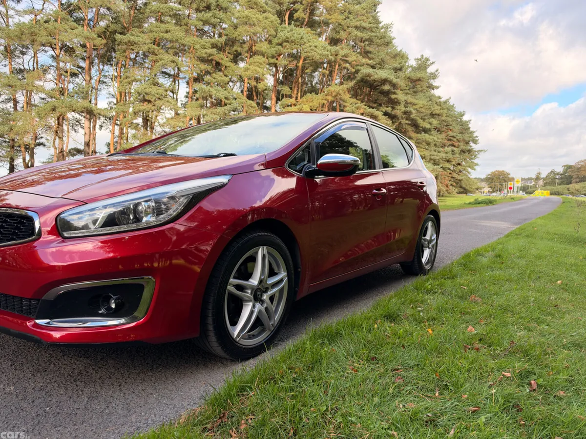 Kia Ceed Hatchback, Diesel, 2016, Red