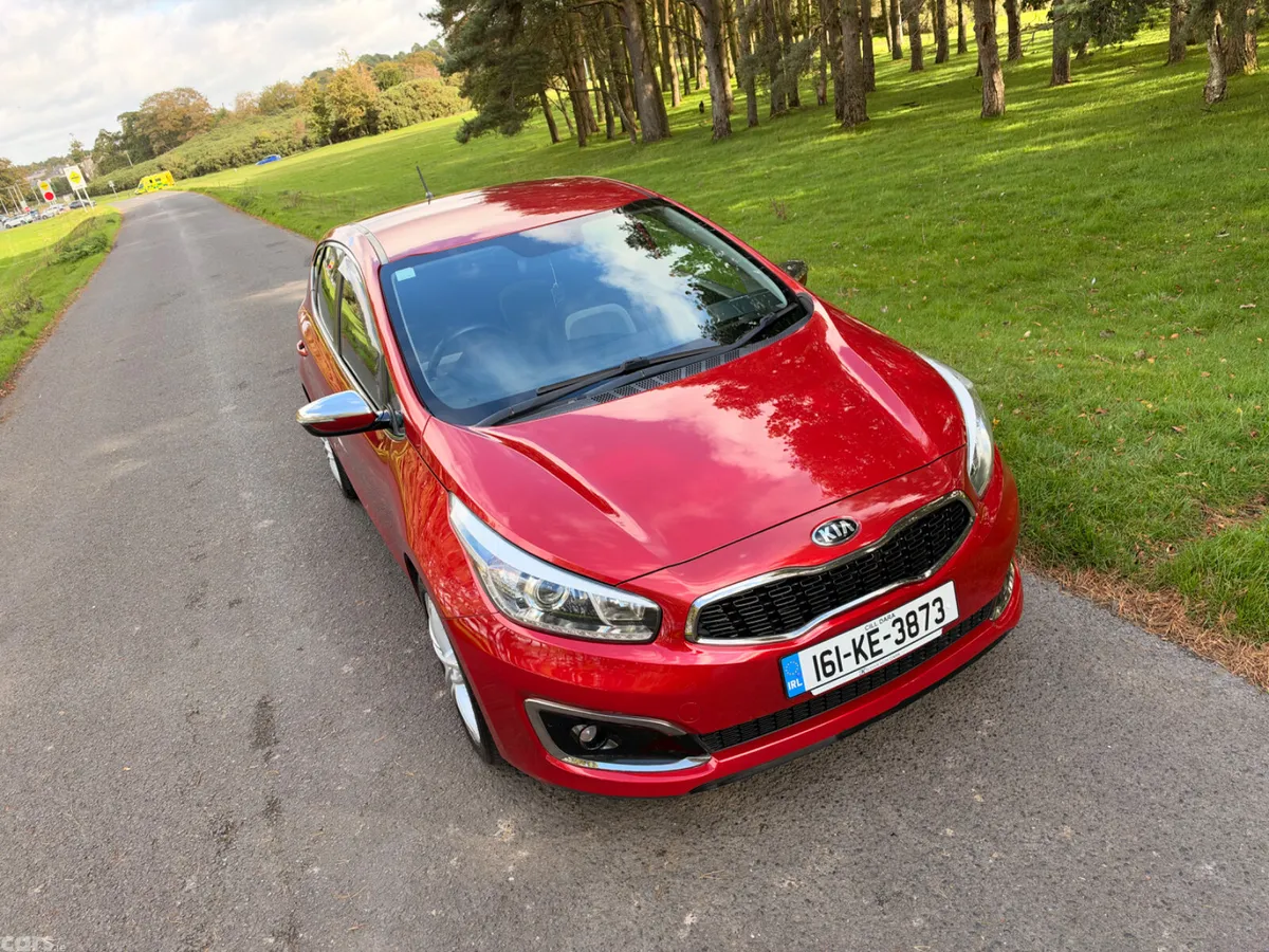 Kia Ceed Hatchback, Diesel, 2016, Red