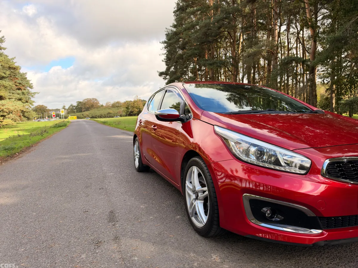 Kia Ceed Hatchback, Diesel, 2016, Red
