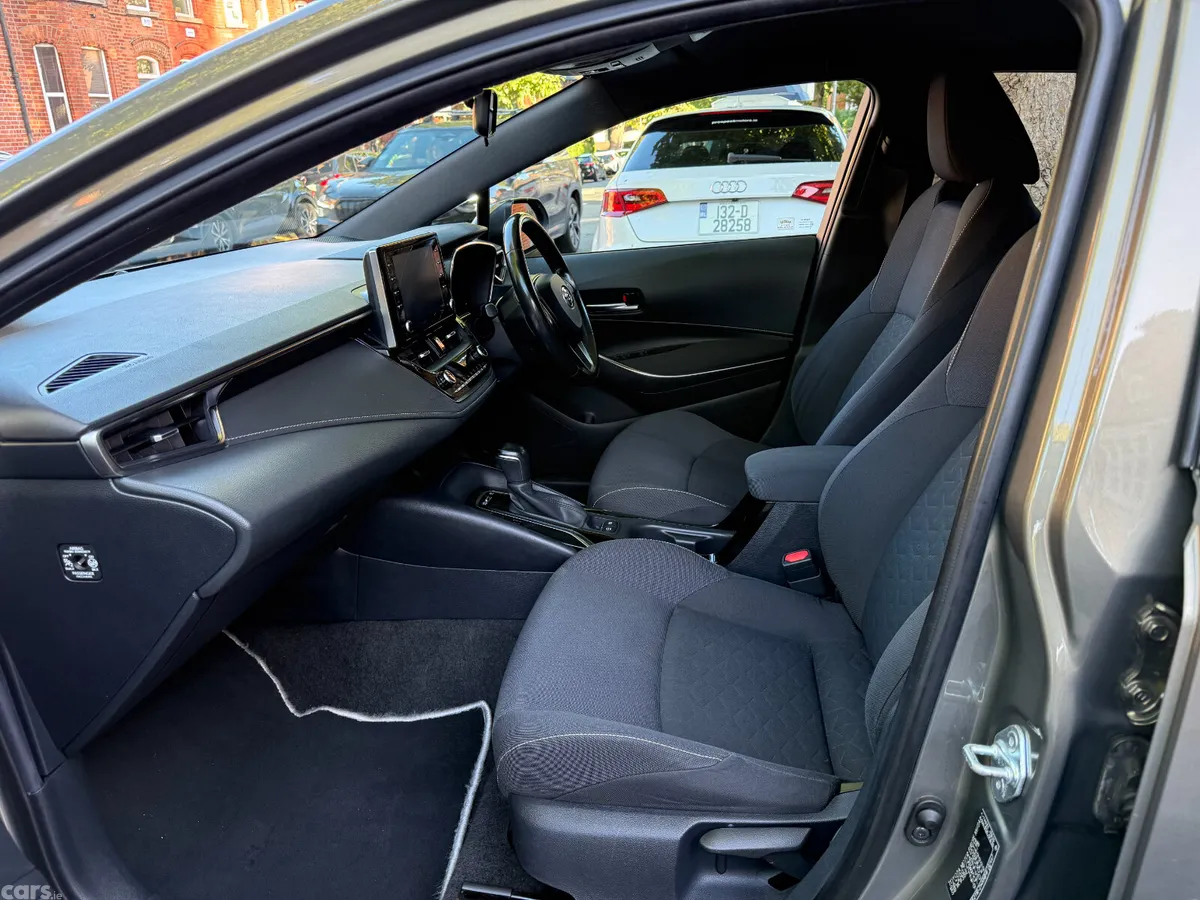 Toyota Corolla Hatchback, Petrol Hybrid, 2019, Green