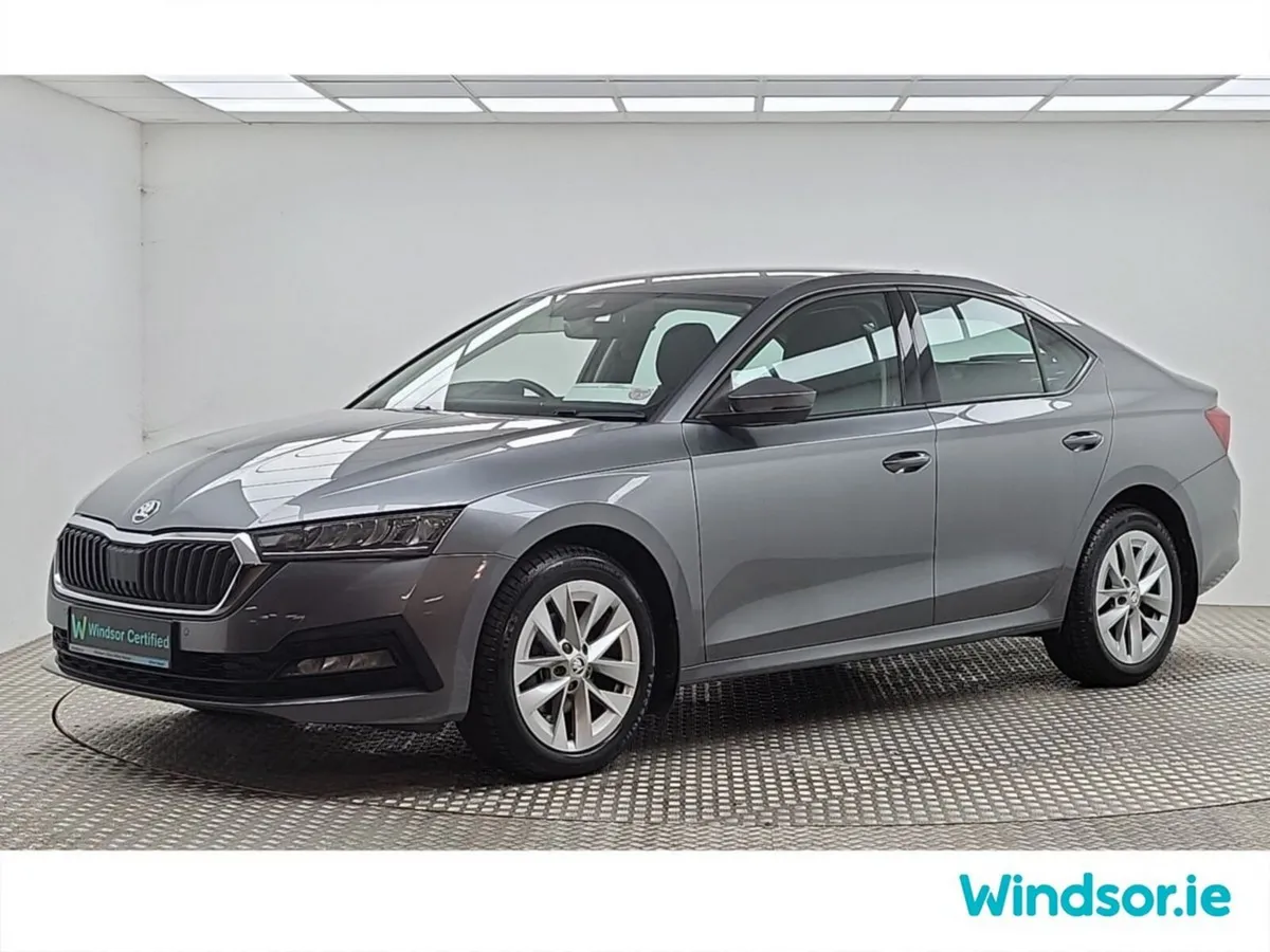 Skoda Octavia Saloon, Diesel, 2024, Grey