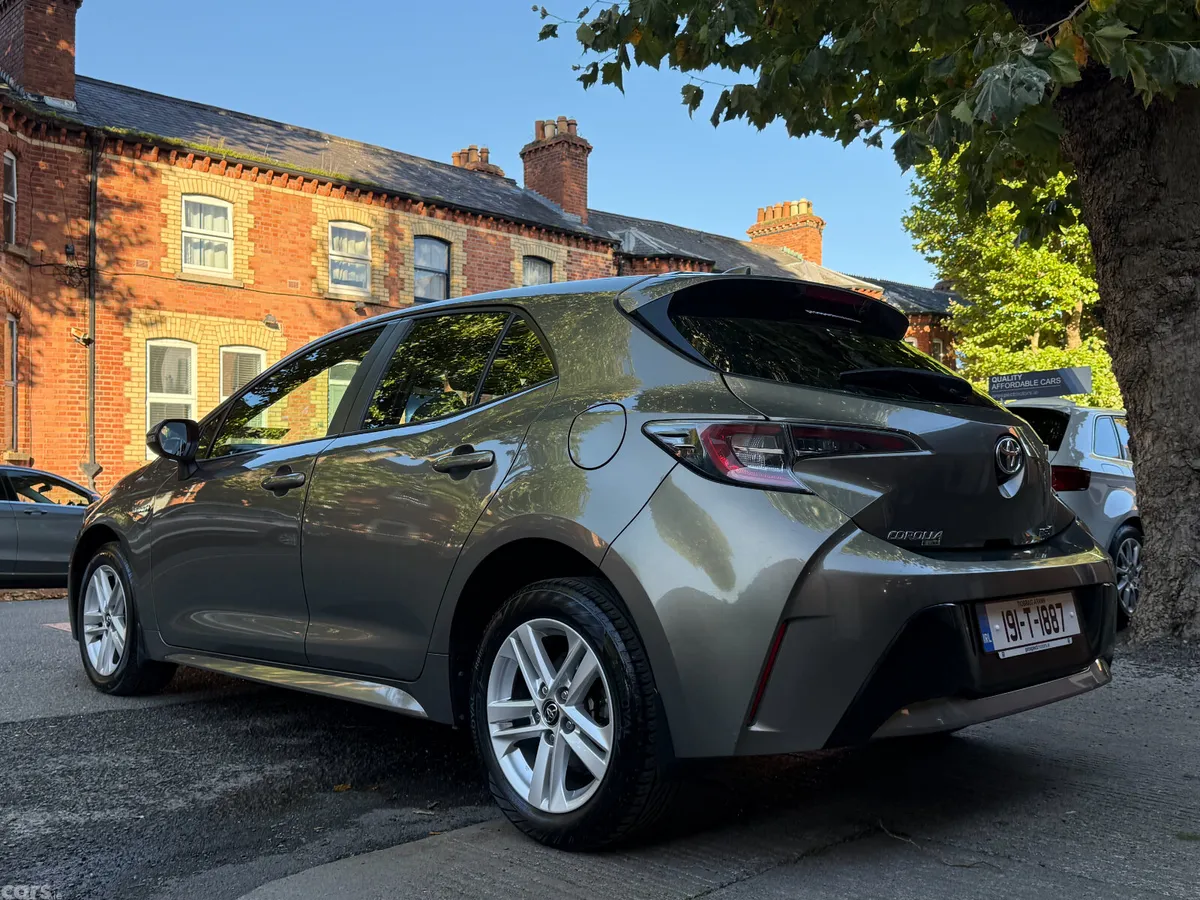 Toyota Corolla Hatchback, Petrol Hybrid, 2019, Green
