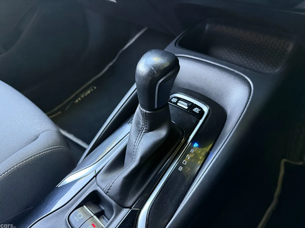 Toyota Corolla Hatchback, Petrol Hybrid, 2019, Green