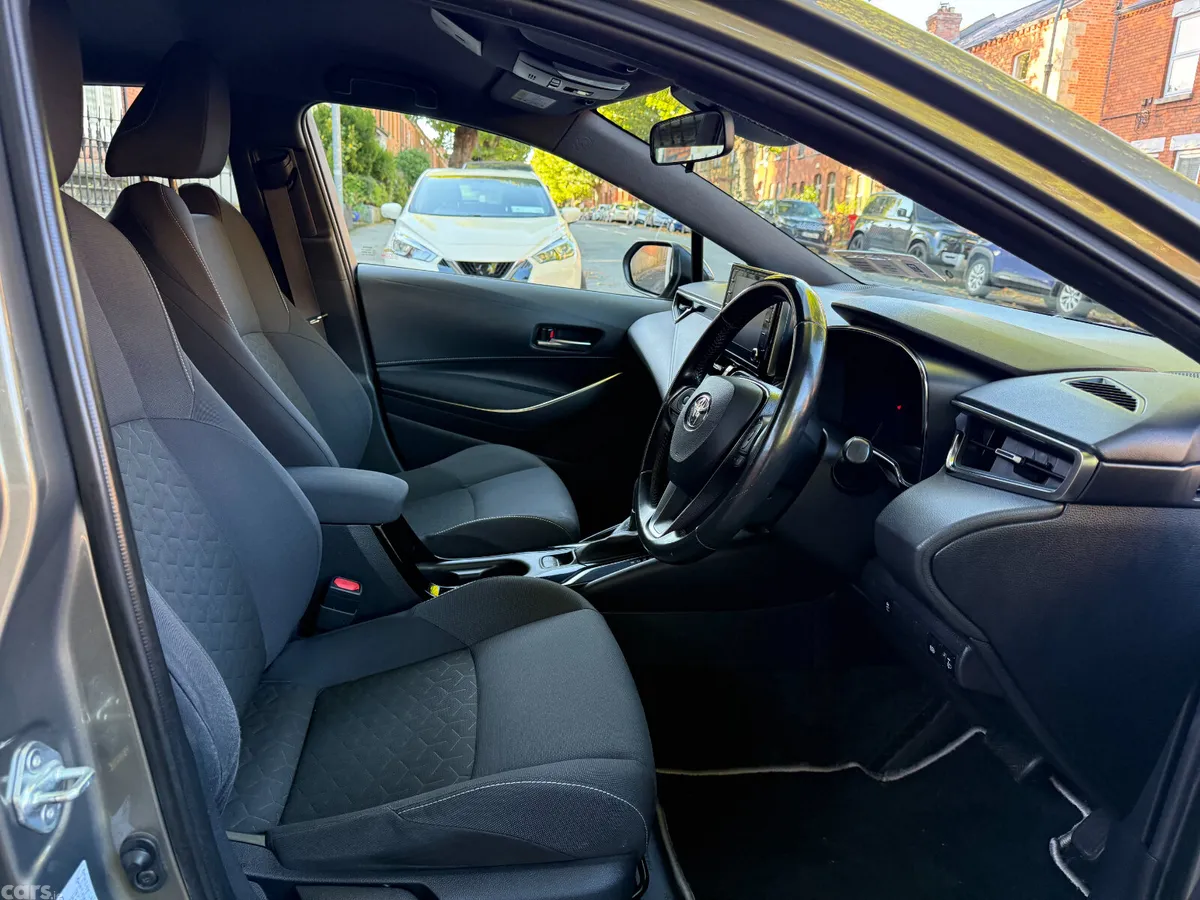 Toyota Corolla Hatchback, Petrol Hybrid, 2019, Green