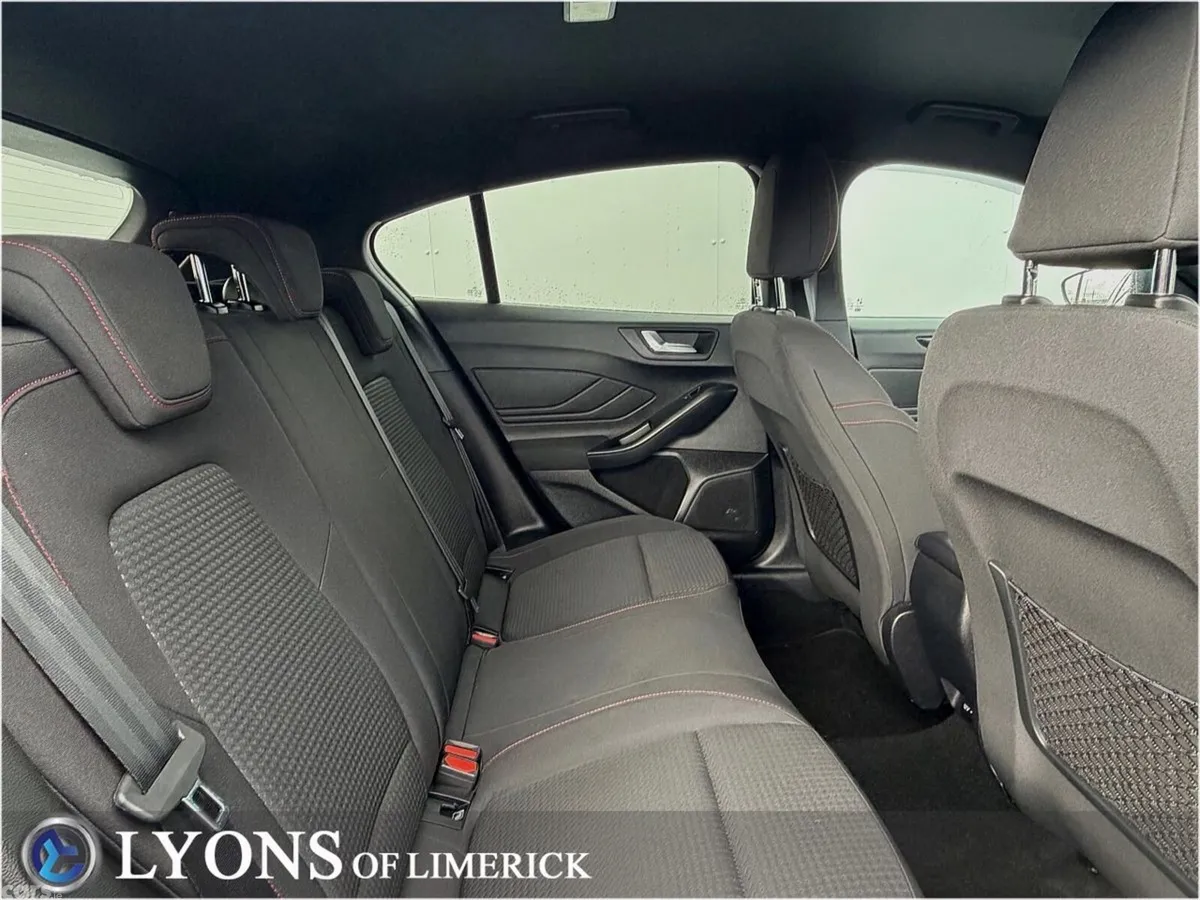 Ford Focus Hatchback, Diesel, 2020, Blue