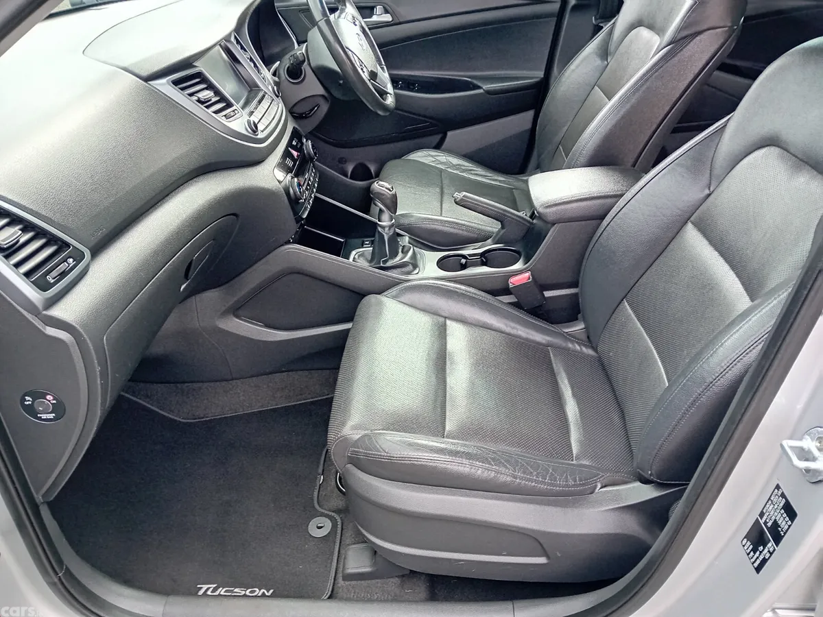 Hyundai Tucson SUV, Diesel, 2016, Silver
