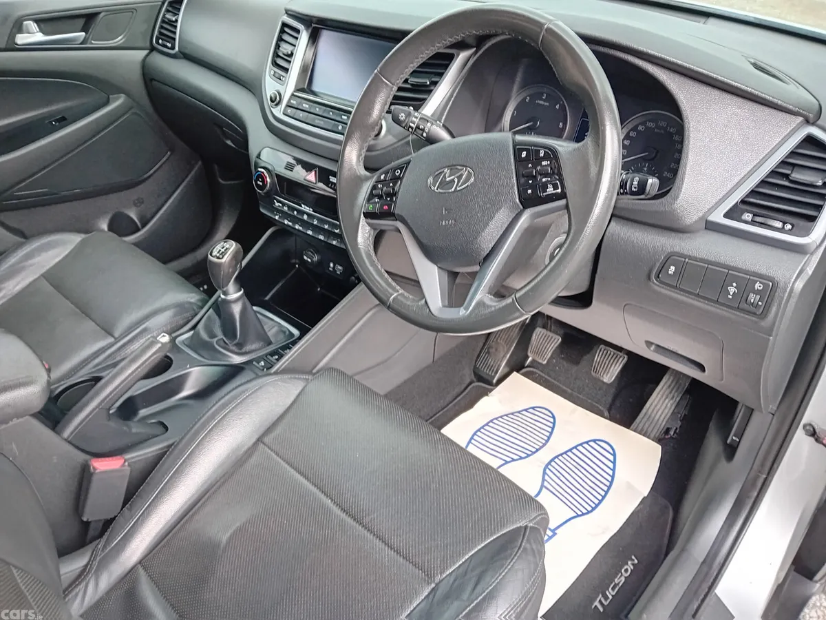 Hyundai Tucson SUV, Diesel, 2016, Silver