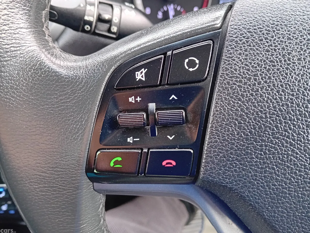 Hyundai Tucson SUV, Diesel, 2016, Silver