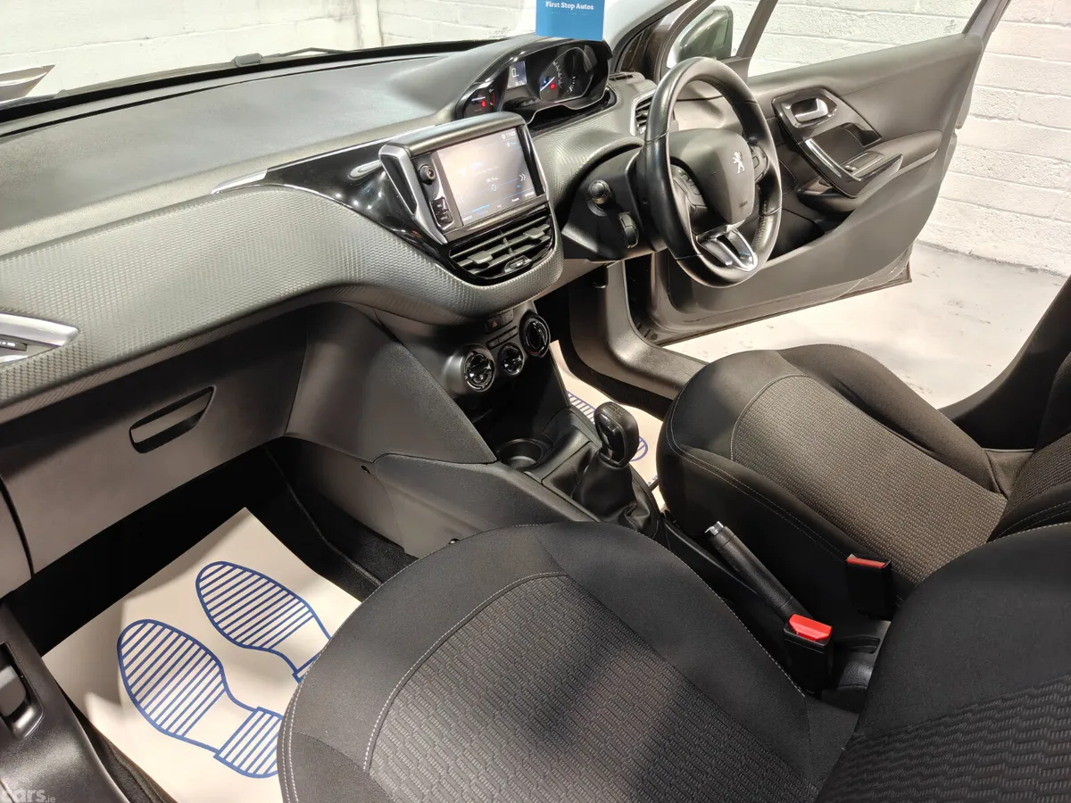 Volkswagen Polo Hatchback, Petrol, 2019, Blue