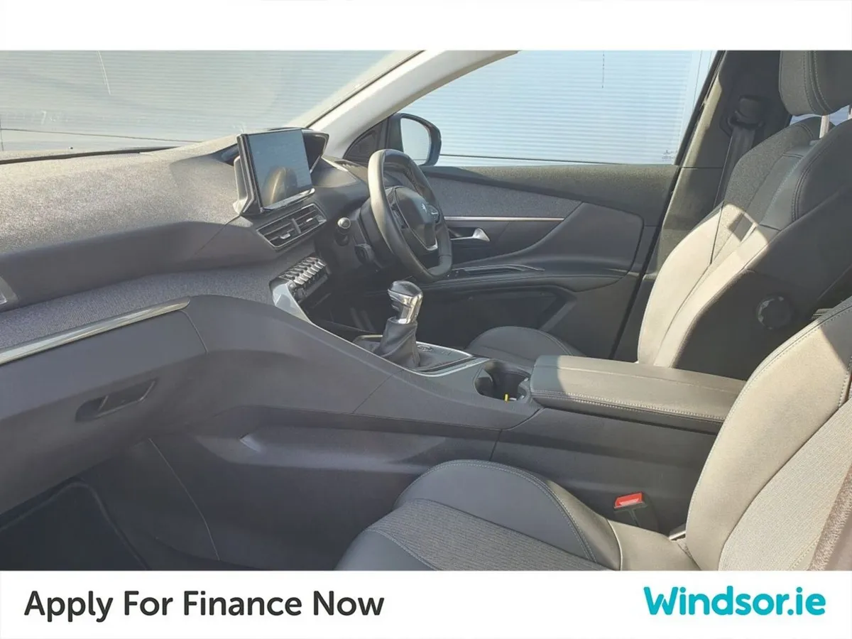 Peugeot 5008 MPV, Diesel, 2023, Black