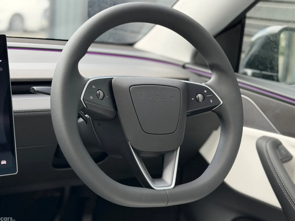 Tesla Model Y MPV, Electric, 2026, Grey