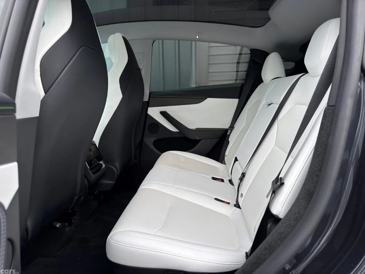 Tesla Model Y MPV, Electric, 2026, Grey