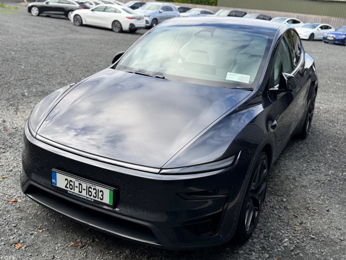 Tesla Model Y MPV, Electric, 2026, Grey
