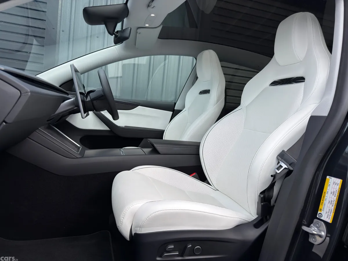 Tesla Model Y MPV, Electric, 2026, Grey