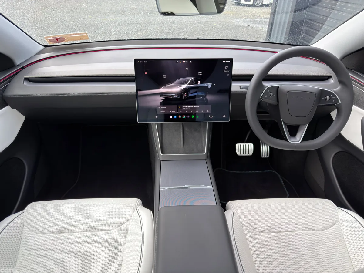 Tesla Model Y MPV, Electric, 2026, Grey