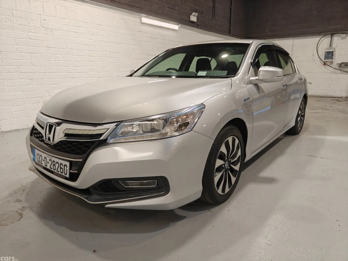 Honda Accord Saloon, Petrol Hybrid, 2013, Silver