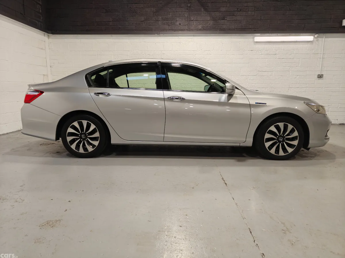 Honda Accord Saloon, Petrol Hybrid, 2013, Silver