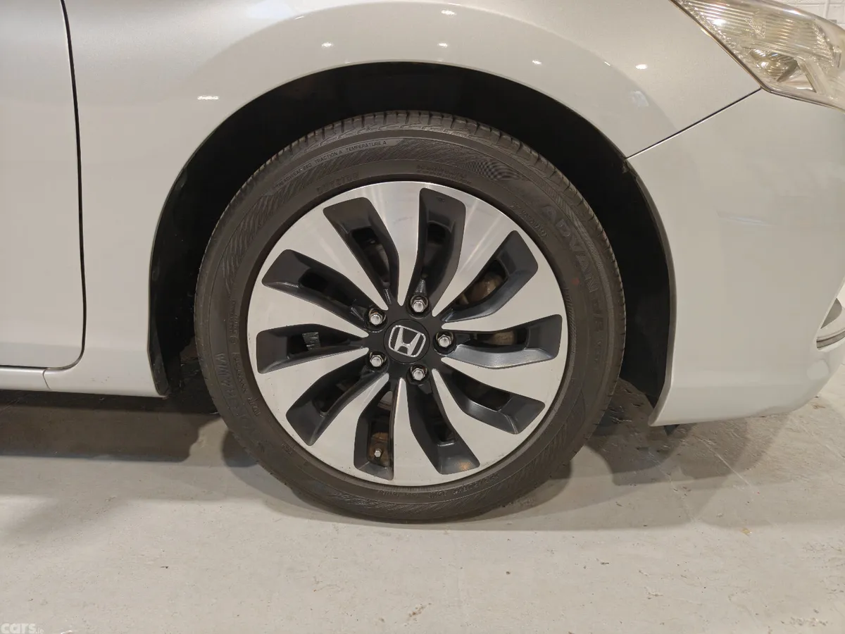 Honda Accord Saloon, Petrol Hybrid, 2013, Silver