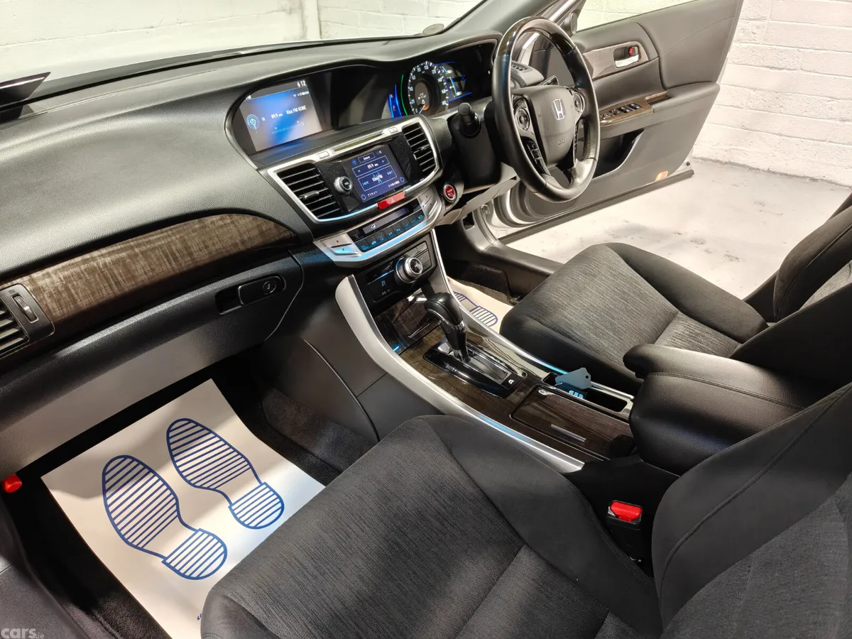 Honda Accord Saloon, Petrol Hybrid, 2013, Silver