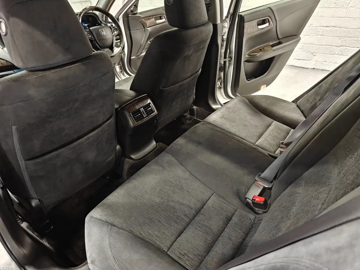 Honda Accord Saloon, Petrol Hybrid, 2013, Silver