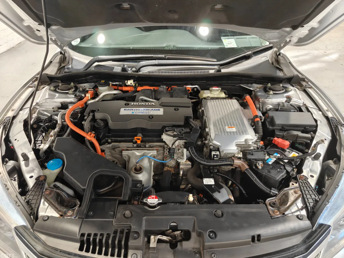 Honda Accord Saloon, Petrol Hybrid, 2013, Silver