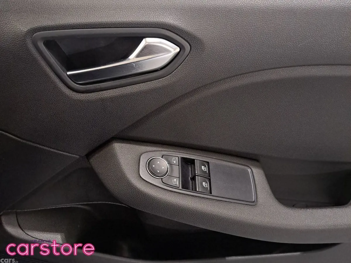 Renault Clio Hatchback, Petrol, 2023, Blue