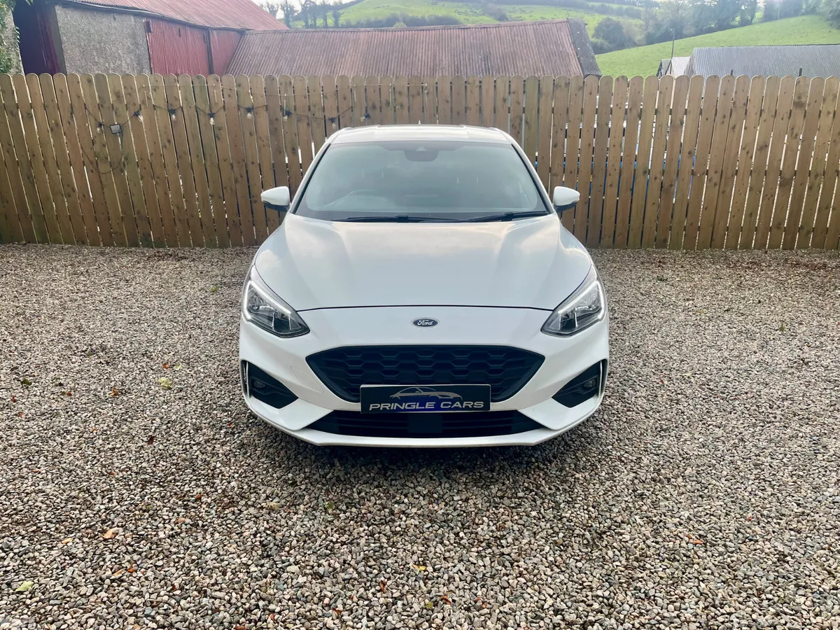 Ford Focus Hatchback, Petrol, 2020, White