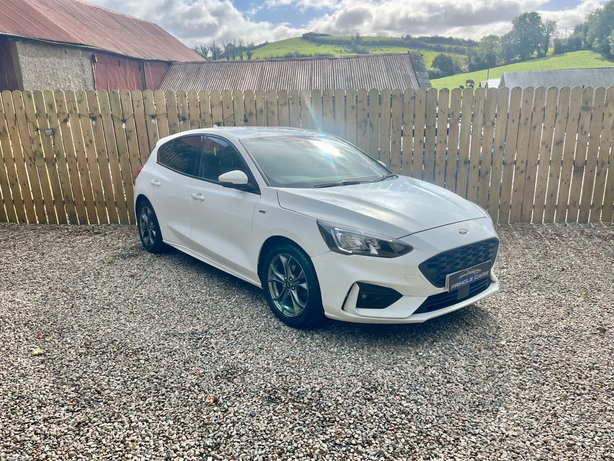 Ford Focus Hatchback, Petrol, 2020, White
