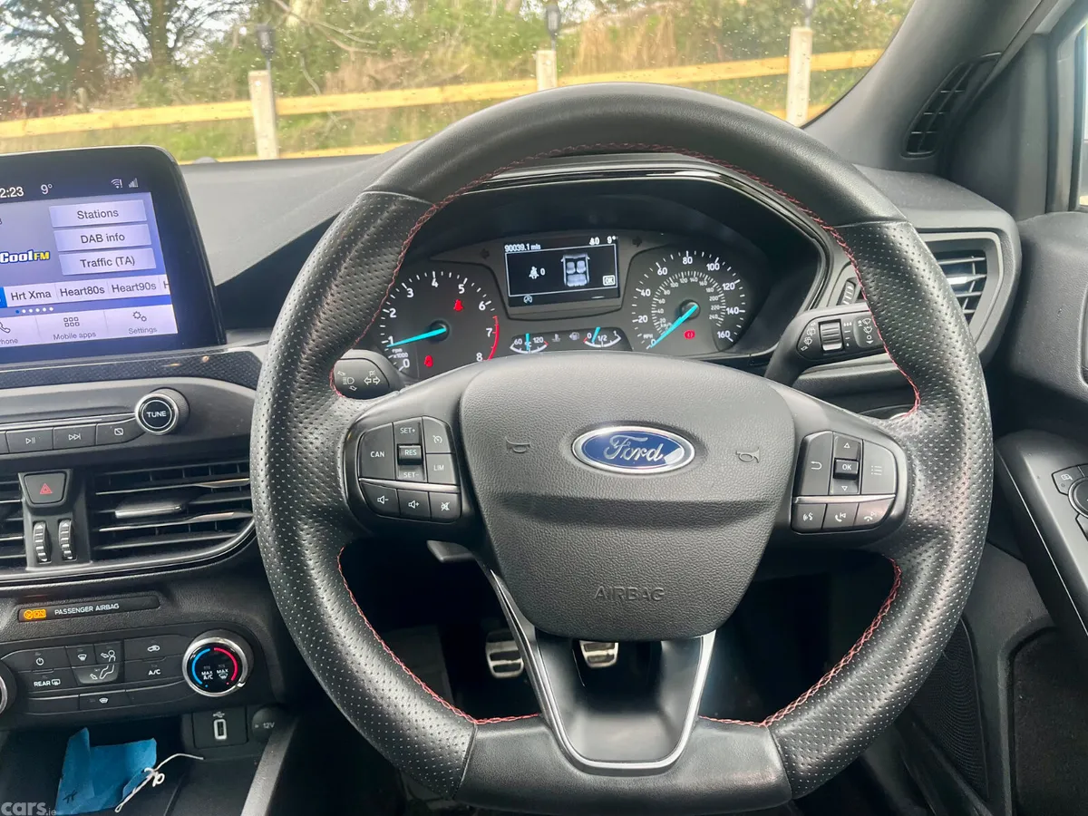 Ford Focus Hatchback, Petrol, 2020, White