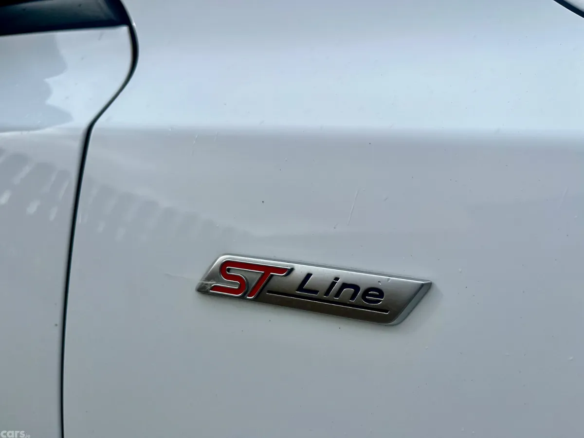 Ford Focus Hatchback, Petrol, 2020, White