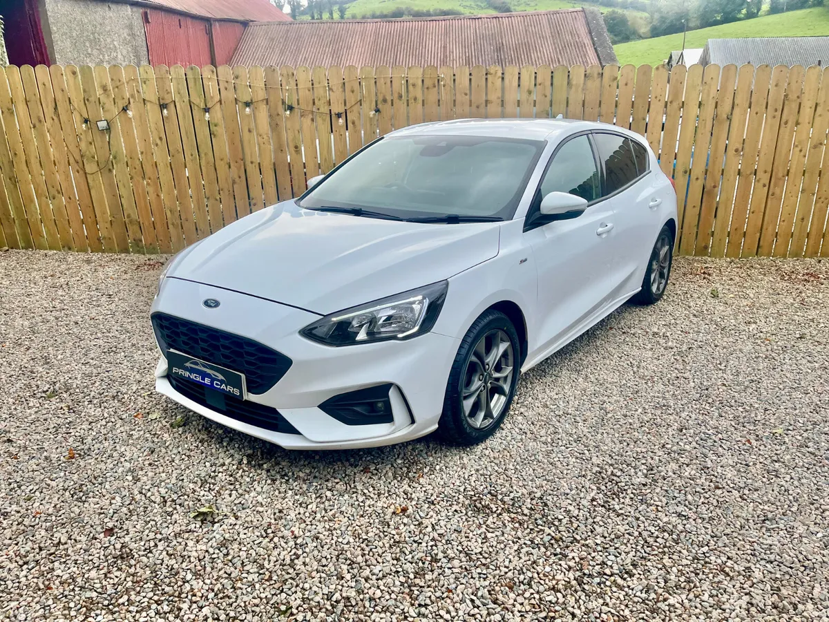 Ford Focus Hatchback, Petrol, 2020, White