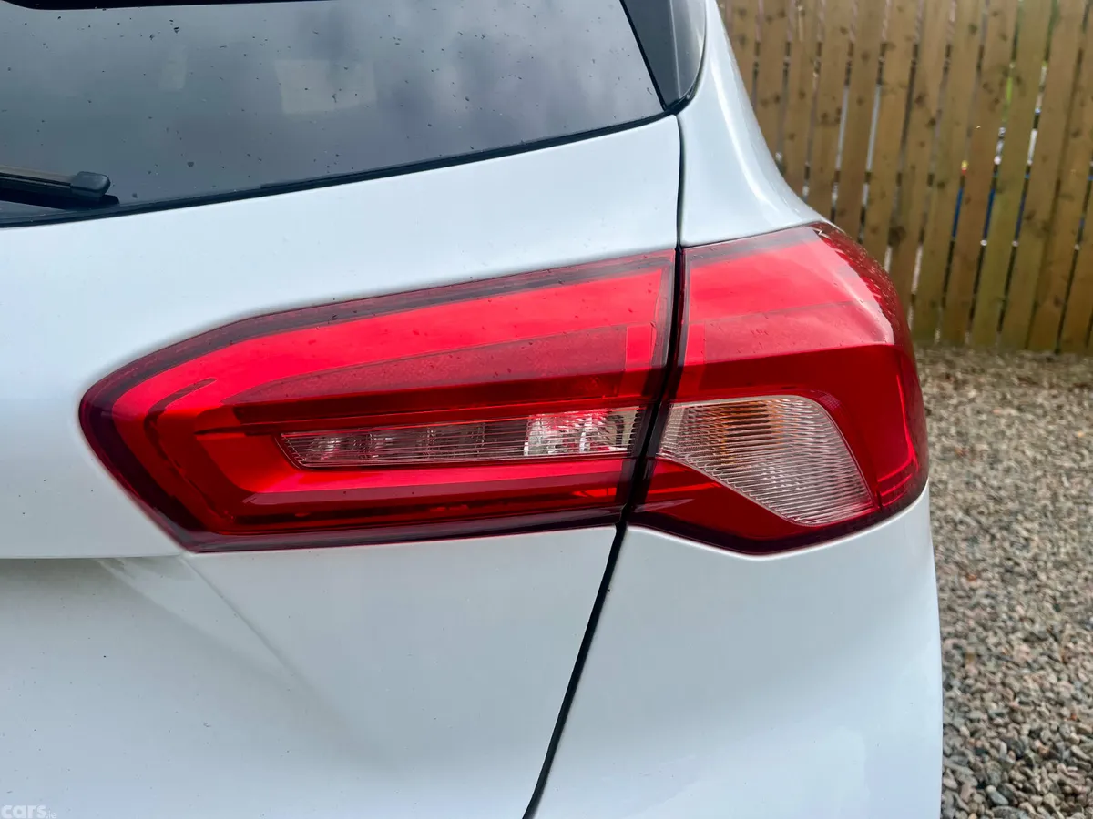 Ford Focus Hatchback, Petrol, 2020, White