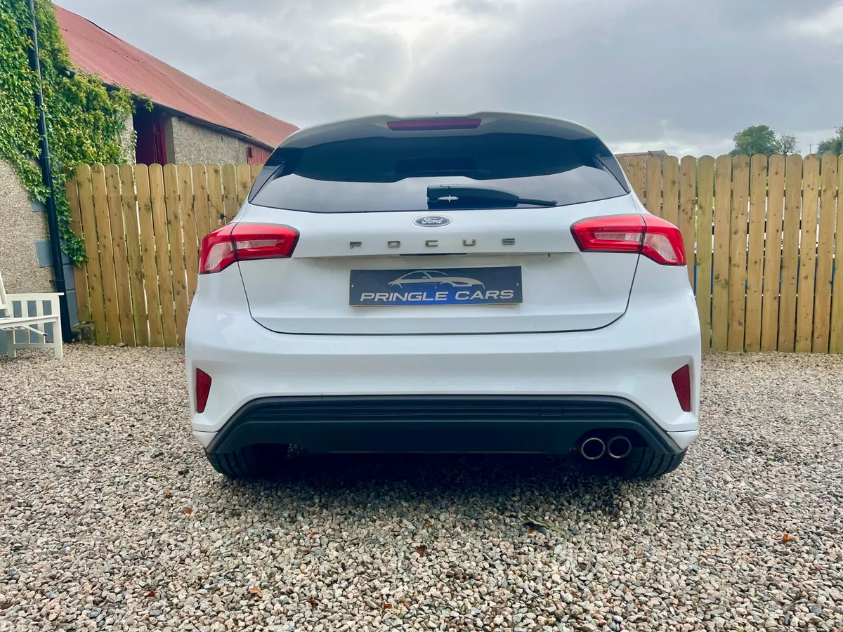 Ford Focus Hatchback, Petrol, 2020, White