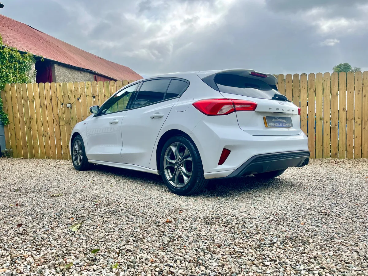 Ford Focus Hatchback, Petrol, 2020, White