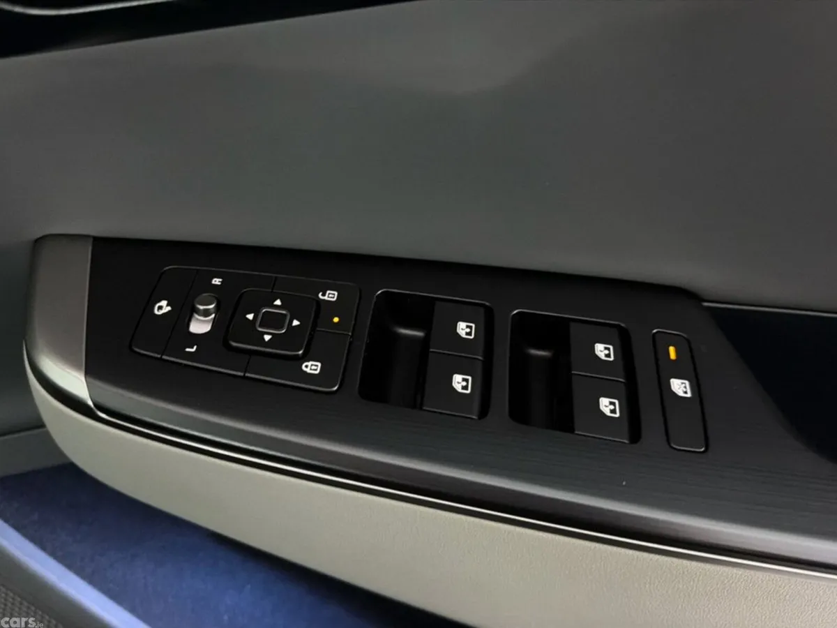 Kia EV6 MPV, Electric, 2026, Grey