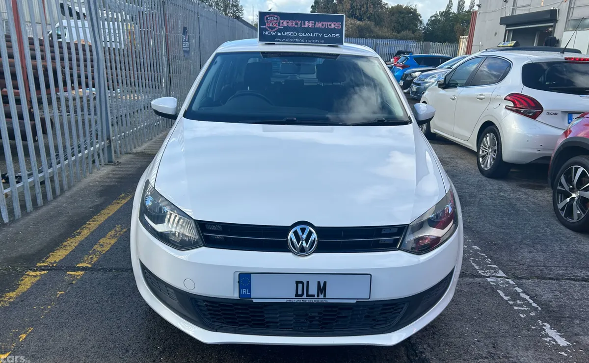 Volkswagen Polo Hatchback, Petrol, 2014, White