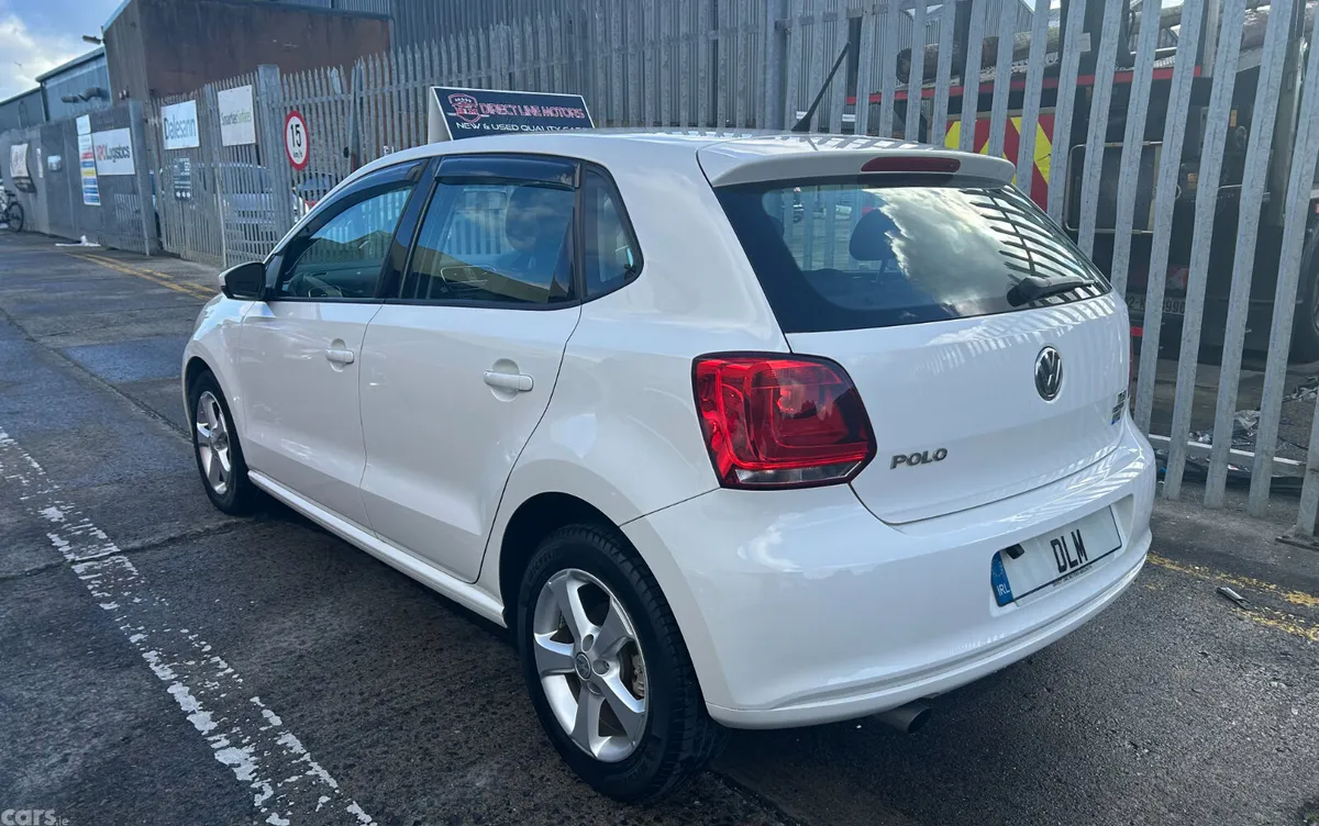 Volkswagen Polo Hatchback, Petrol, 2014, White