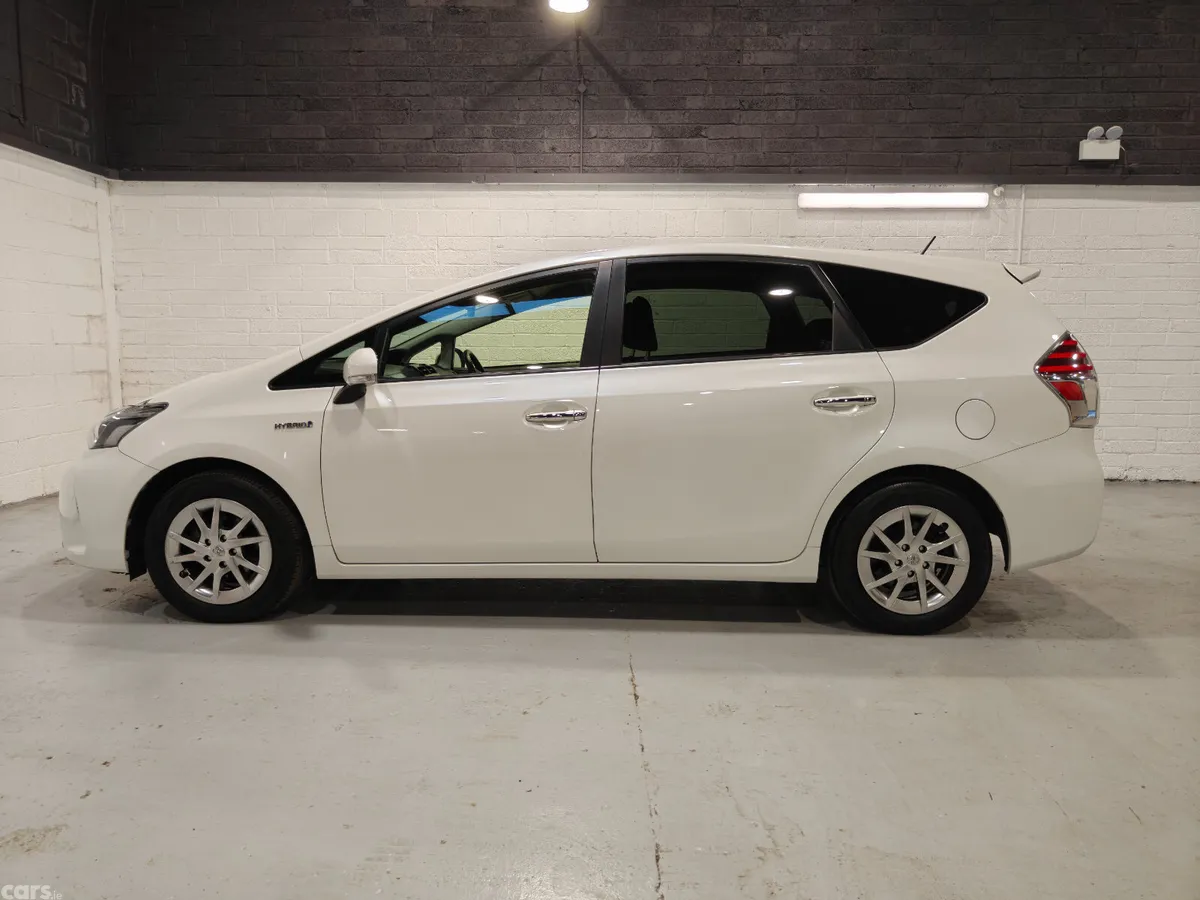 Toyota Prius Estate, Petrol Hybrid, 2019, White