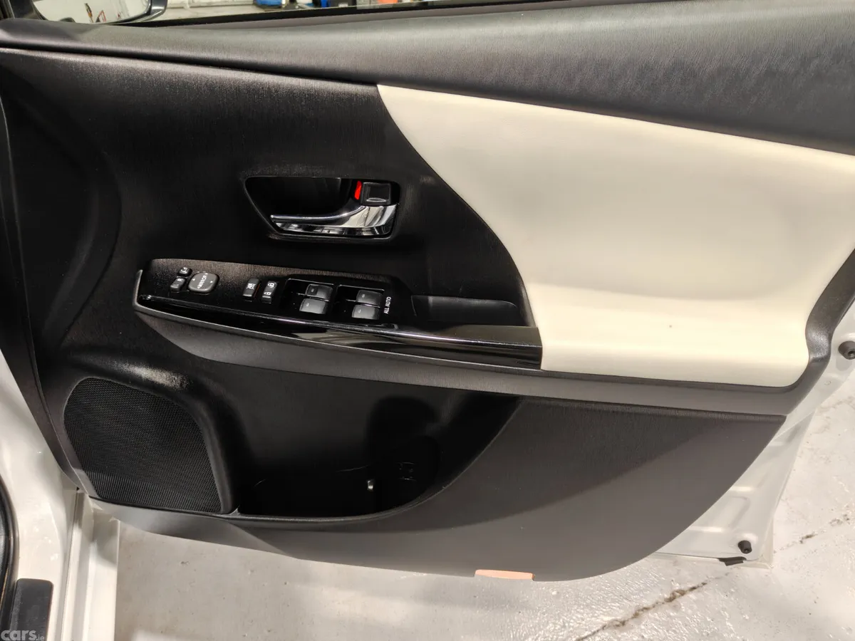 Toyota Prius Estate, Petrol Hybrid, 2019, White