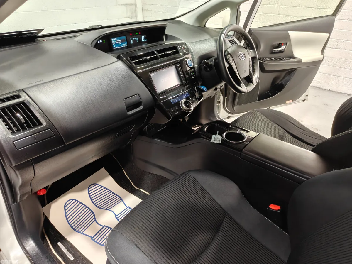 Toyota Prius Estate, Petrol Hybrid, 2019, White