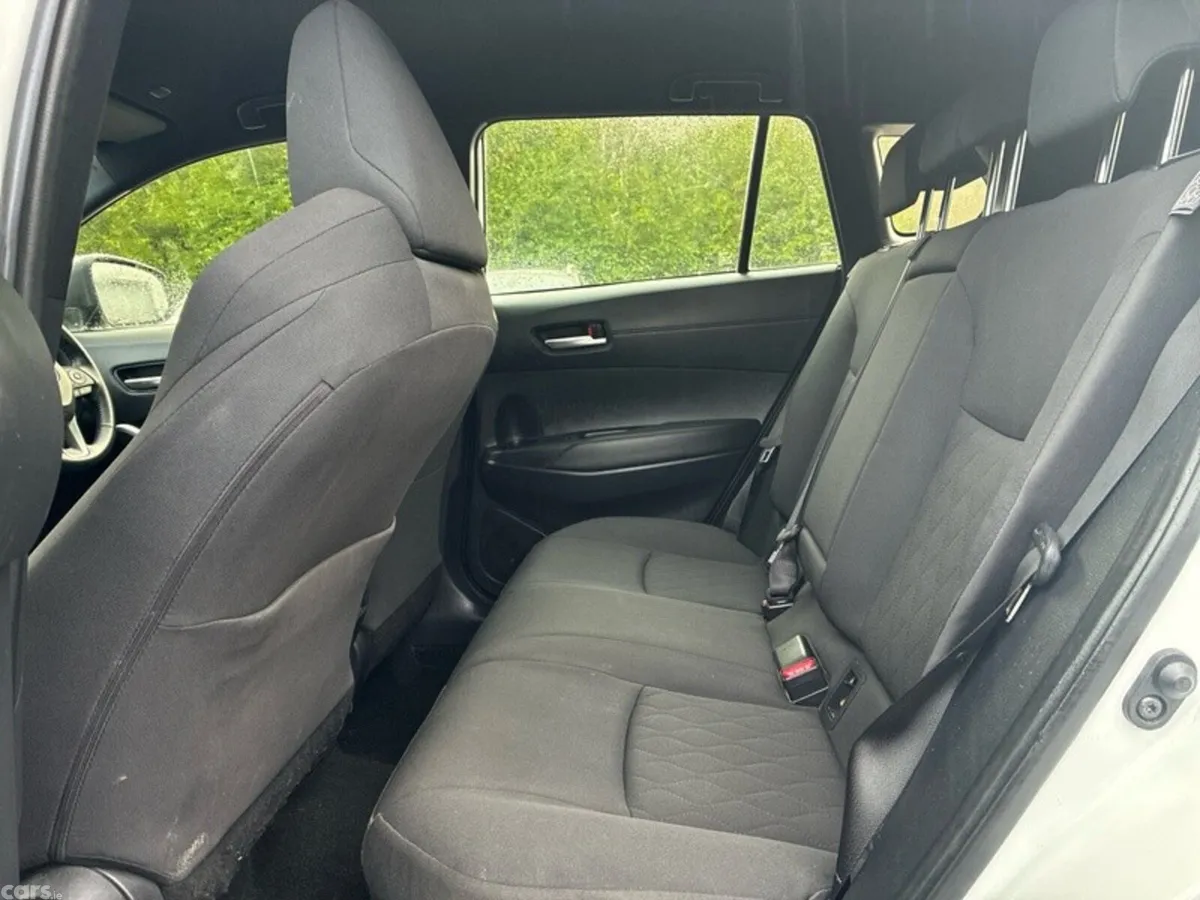 Toyota Corolla Cross Hatchback, Petrol Hybrid, 2024, White