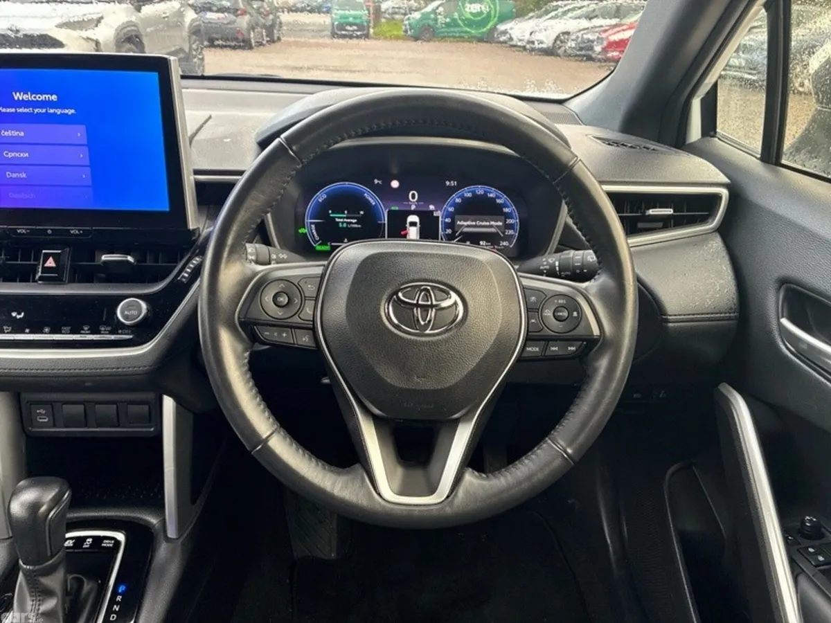 Toyota Corolla Cross Hatchback, Petrol Hybrid, 2024, White