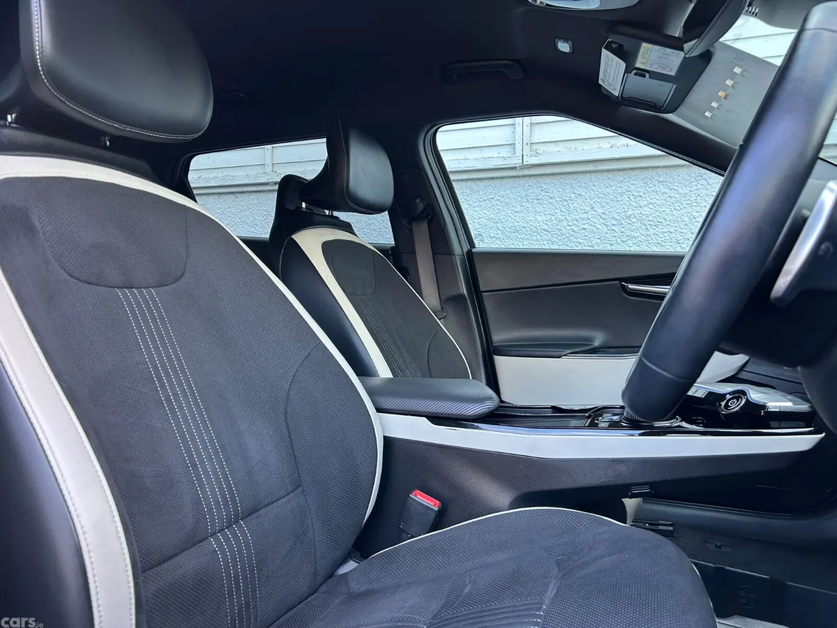 Kia EV6 Hatchback, Electric, 2023, Blue
