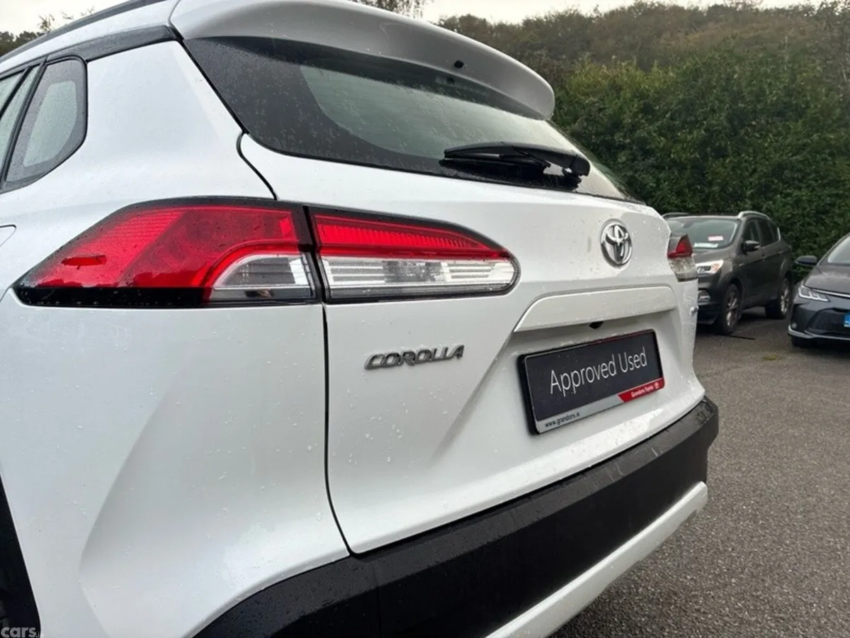Toyota Corolla Cross Hatchback, Petrol Hybrid, 2024, White