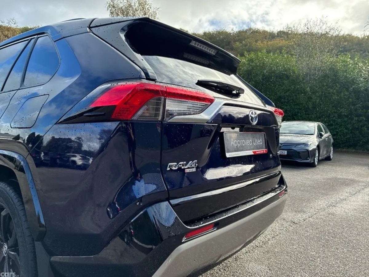 Toyota RAV4 SUV, Petrol Hybrid, 2023, Blue