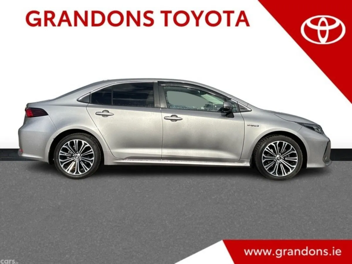 Toyota Corolla Saloon, Petrol Hybrid, 2022, Grey