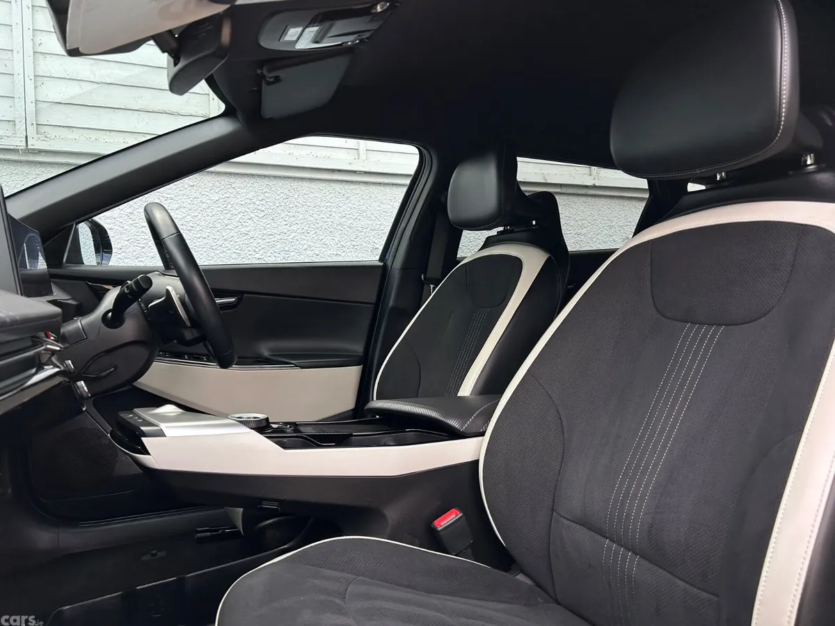 Kia EV6 Hatchback, Electric, 2023, Blue