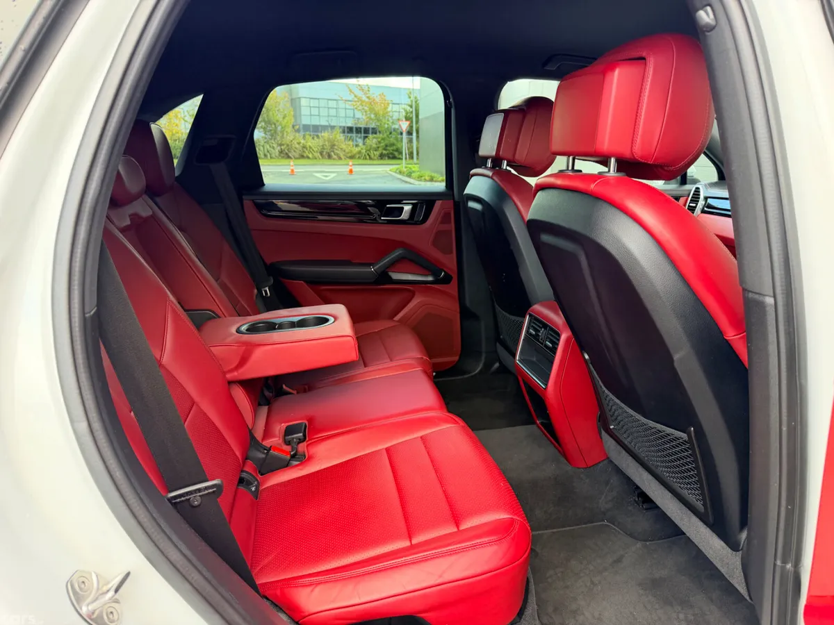 Porsche Cayenne SUV, Petrol Plug-in Hybrid, 2022, White