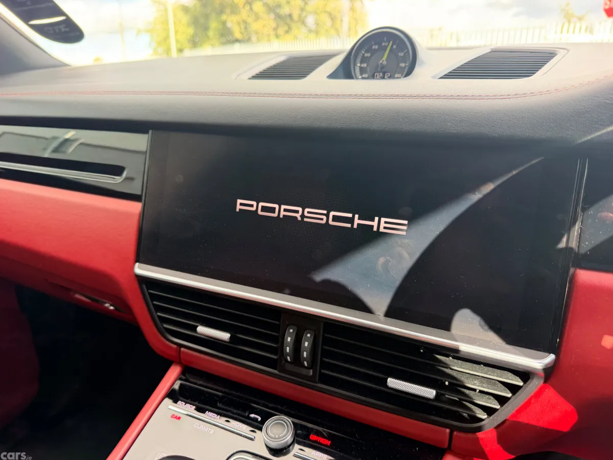 Porsche Cayenne SUV, Petrol Plug-in Hybrid, 2022, White